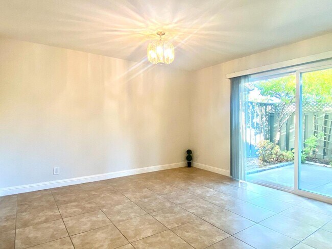 Foto del edificio - 982 Marquette Ln