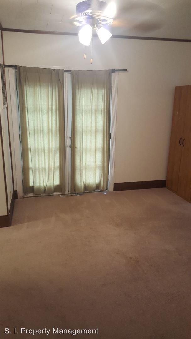 Foto del edificio - 3 br, 1.5 bath House - 300 S. Future