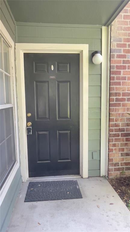 Foto principal - 5065 Park Central Dr