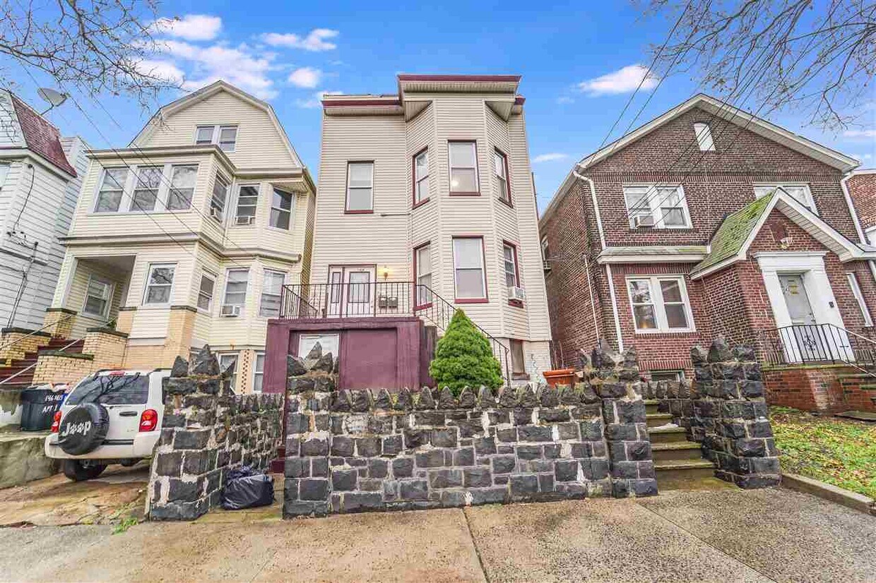 Foto principal - 144 Nelson Ave