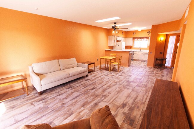 Building Photo - 3050 S Placita de la Picaza