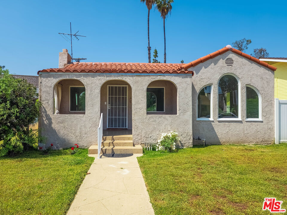Primary Photo - 723 W Doran St