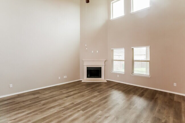 Building Photo - 617 Pawnee St