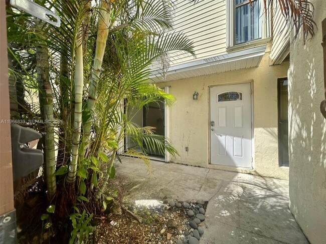 Building Photo - 645 Executive Center Dr