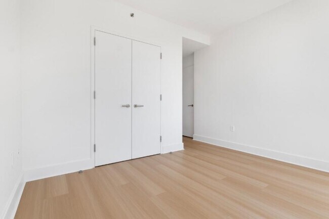 Foto del edificio - 2 bedroom in Brooklyn NY 11217