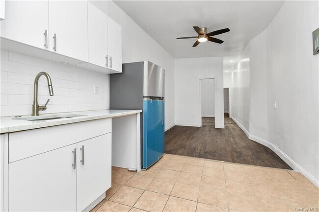 Building Photo - 310 E 105th St