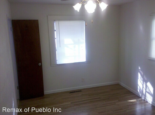 Building Photo - 3 br, 1.5 bath House - 2023 Ridgewood