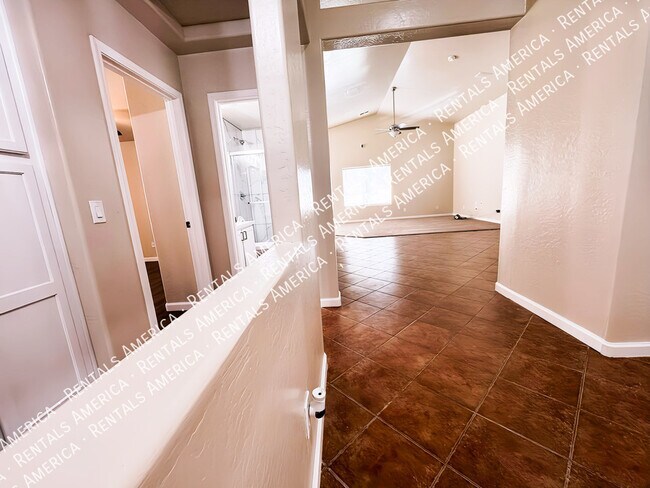 Building Photo - 17649 N Vera Cruz Ave