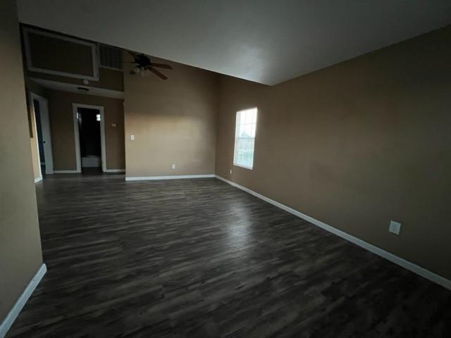 Building Photo - 2009 Family Ln.