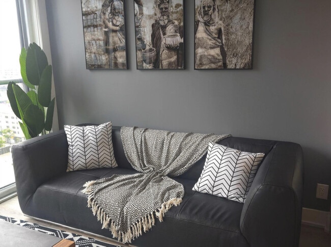 Building Photo - 30 Mutual St