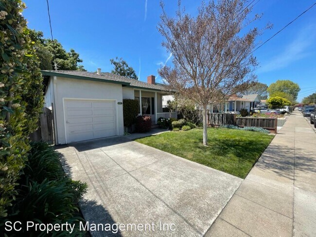 Building Photo - 3 br, 1 bath House - 1372 Walnut Street
