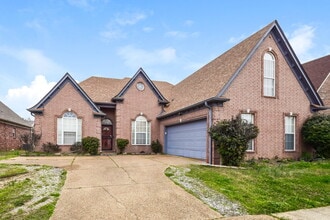 Building Photo - 7142 Fernbank Ln