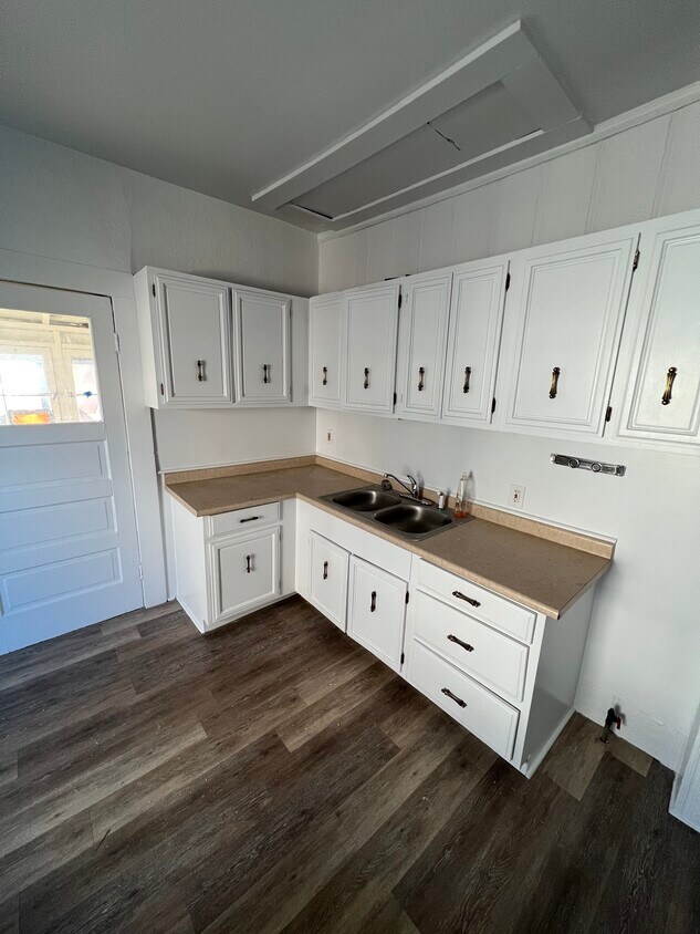 215 Warren Dr, Springfield, OH 45503 Townhome Rentals in Springfield