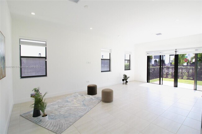 Foto del edificio - 4311 NW 82nd Ave