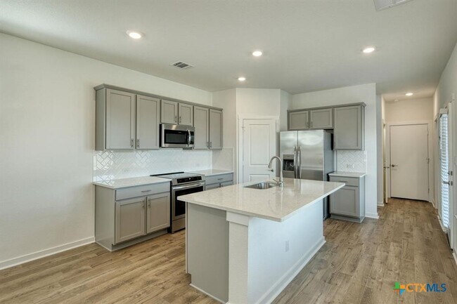 Foto del edificio - 2438 Wallin Bradley Dr