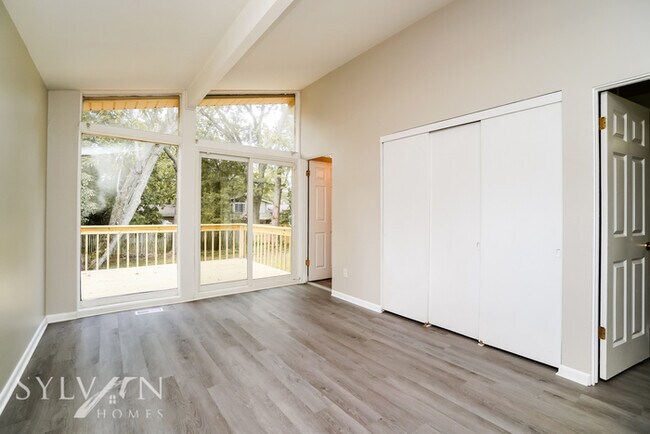 Building Photo - Move-in Ready 4 BR, 2.5 BA home