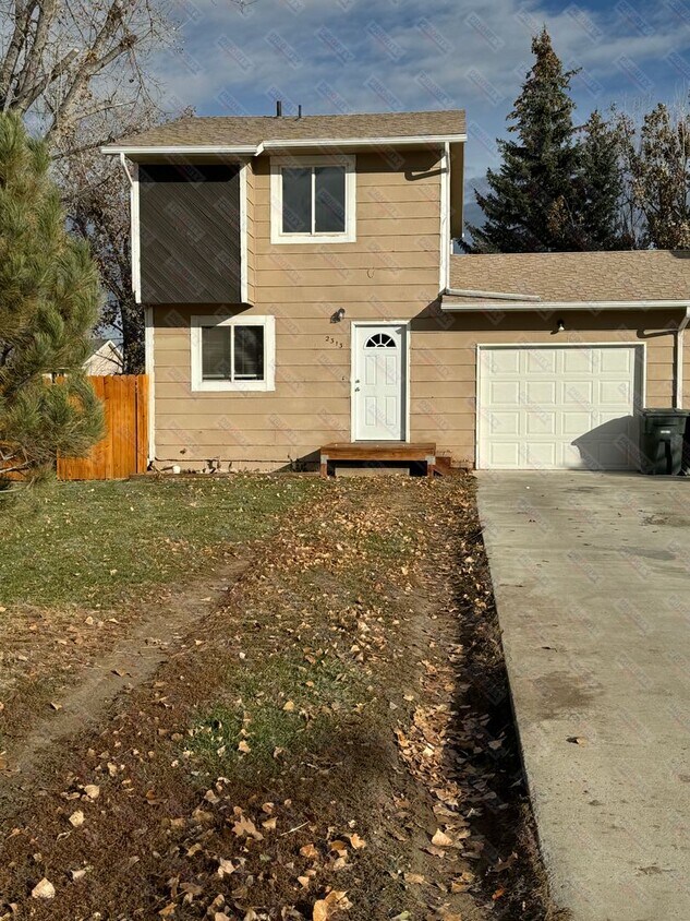 Primary Photo - 2313 Mahogany Cir