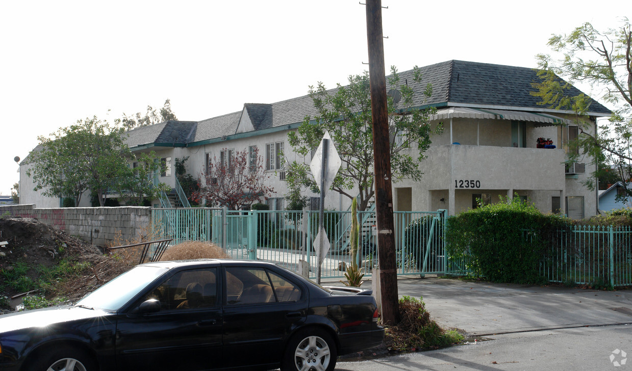 Primary Photo - 12350 Osborne Pl