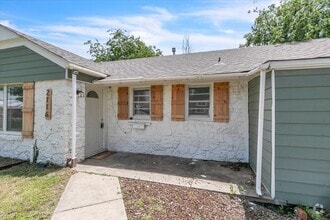 Building Photo - 2116 Andover Ct