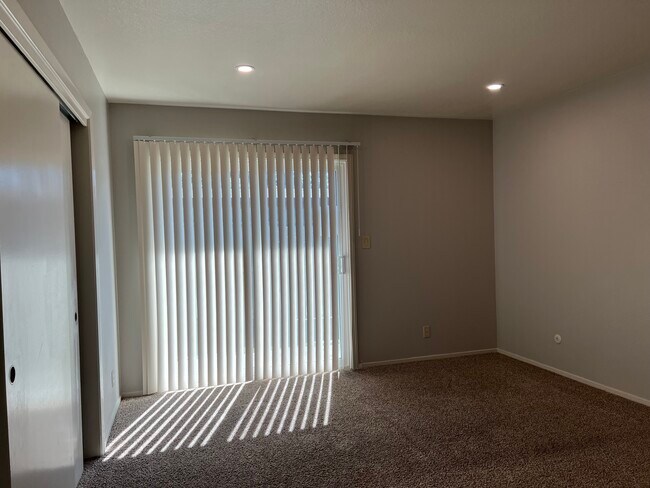 Primary bedroom - 6313 Plymouth Rd