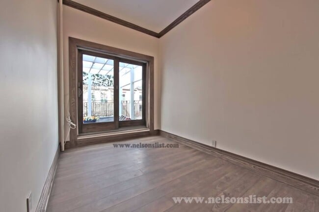 Building Photo - 533 3rd Ave