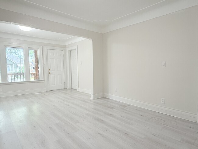 Photo du bâtiment - 1073 Albert Rd