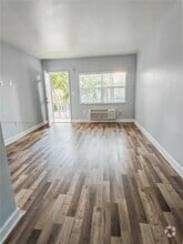 Building Photo - 8000 NE Bayshore Ct