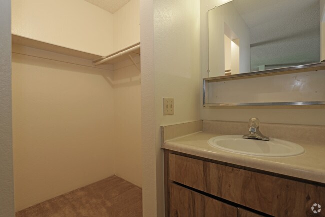 1HAB, 1BA - Junior/440 FT² - Desert Palms Apartments