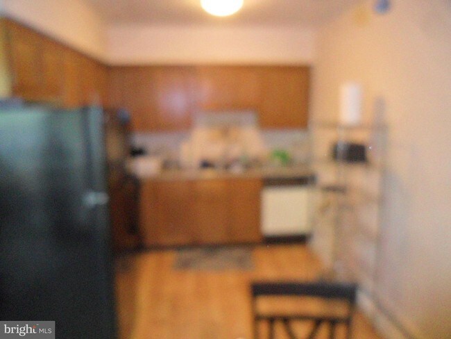Foto del edificio - 610 W 11th St