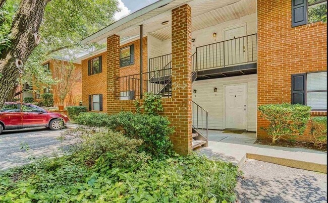 Building Photo - 3921 Overbrook Dr