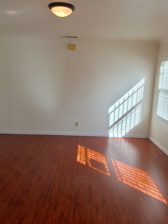 Foto del edificio - 2605-2607 Merced St