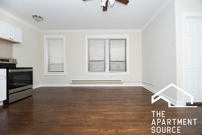 Foto del edificio - 3841 N Greenview Ave