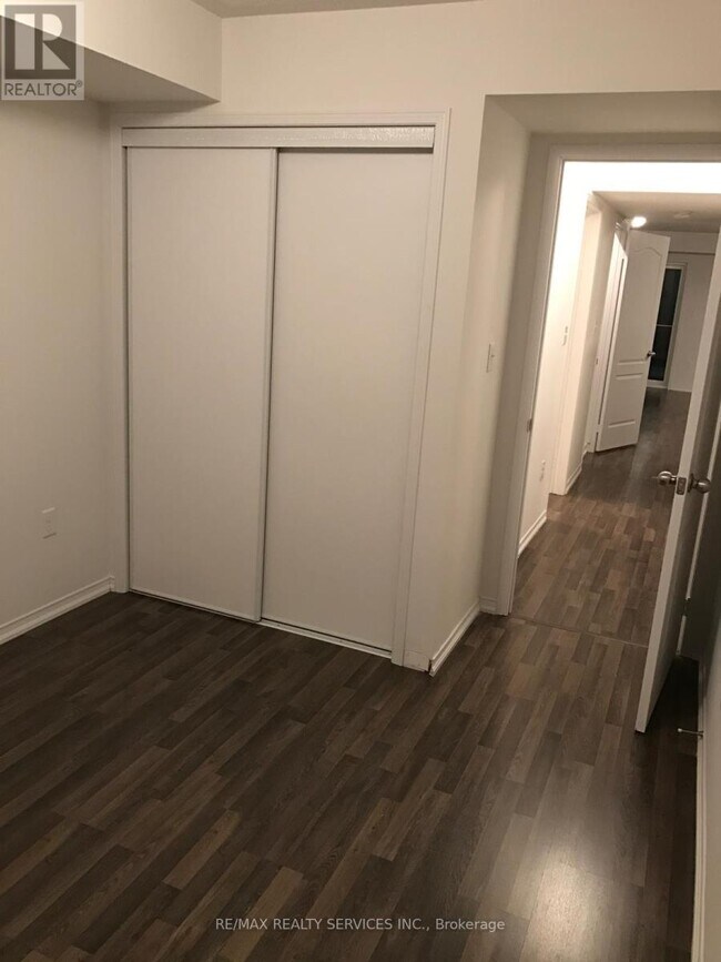 Photo du bâtiment - 2500 Post Rd