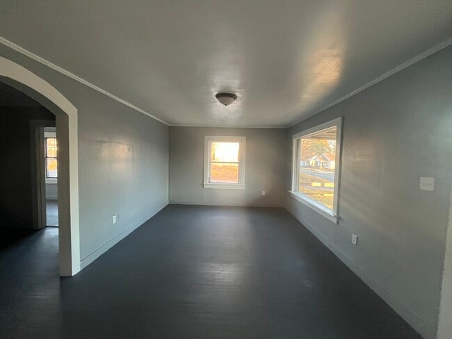 Building Photo - 1200 W Pleasure Ave