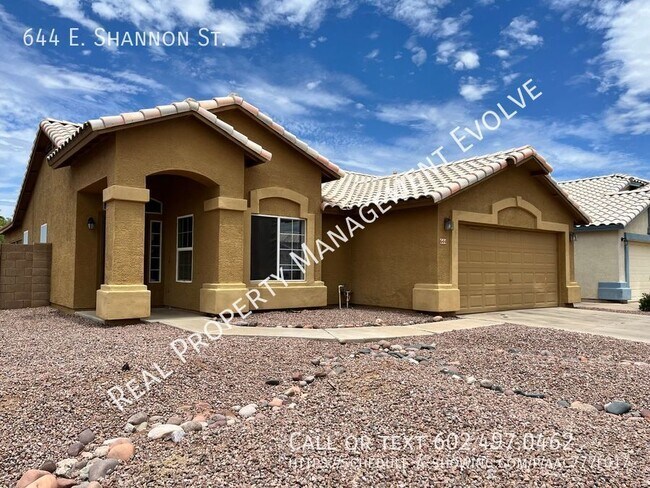 Building Photo - Desirable Corner Lot Home!