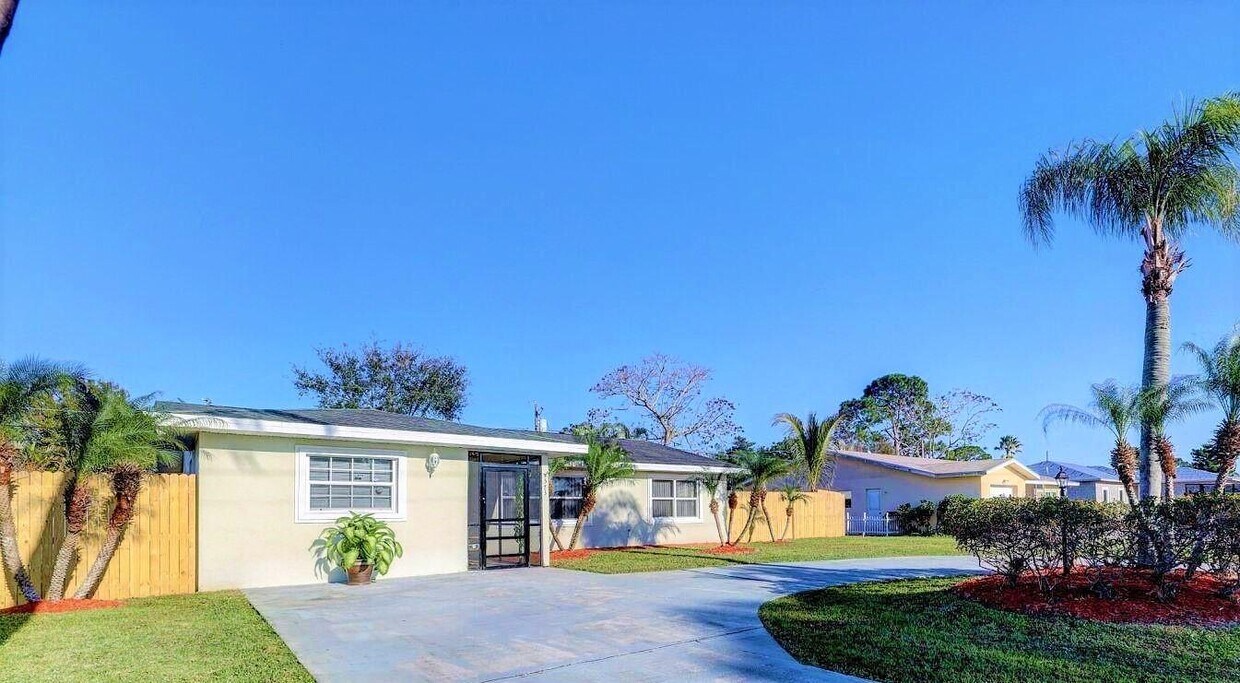 573 SE Floresta Dr, Port Saint Lucie, FL 34983 House for Rent in Port