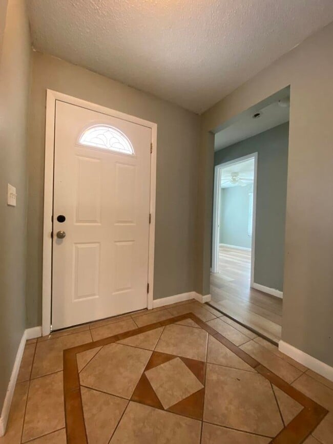 Building Photo - Inviting 3 bedroom, 2 bath home!