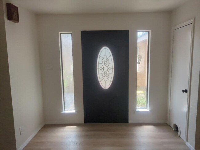 Foto del edificio - 1608 Dove Haven Dr