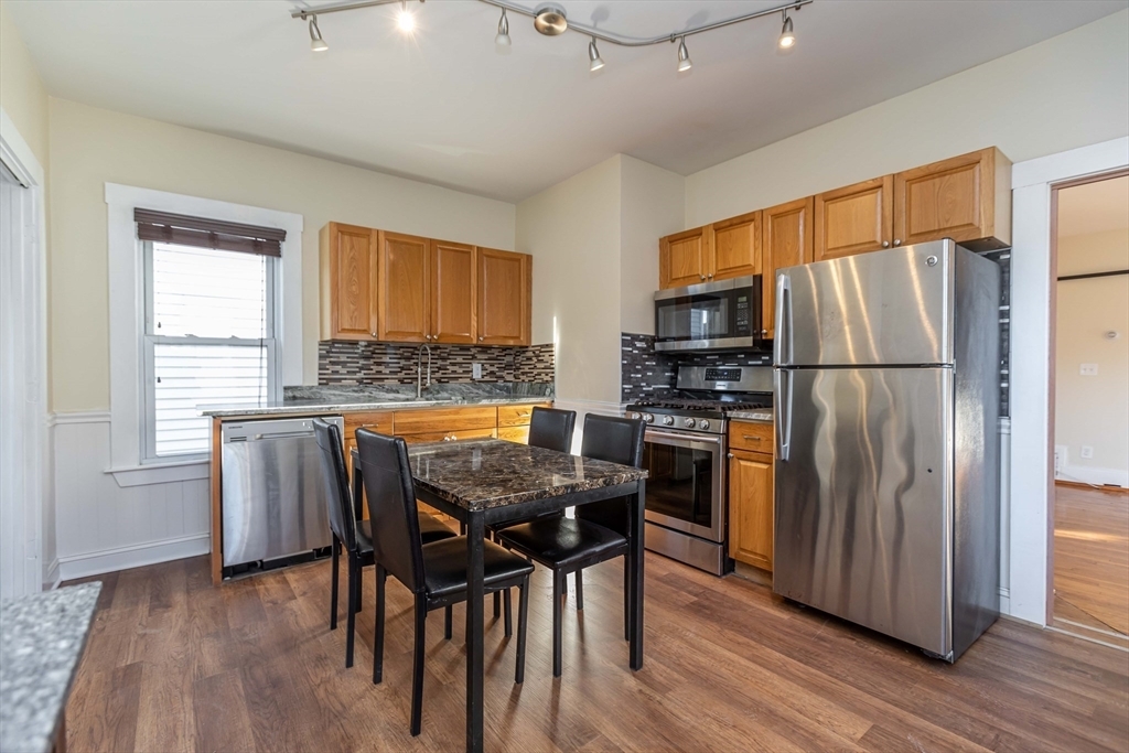 Foto principal - 376 Medford St