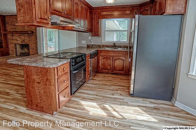 Building Photo - 3 br, 2 bath House - 409 Cloverleaf Drive