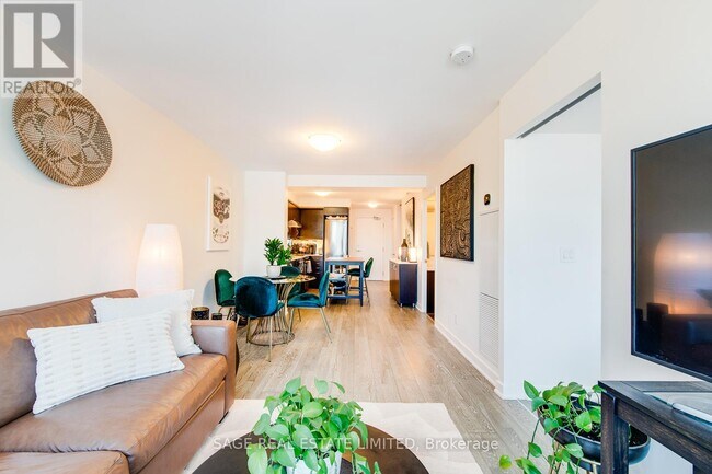 Photo du bâtiment - 320 Richmond St E