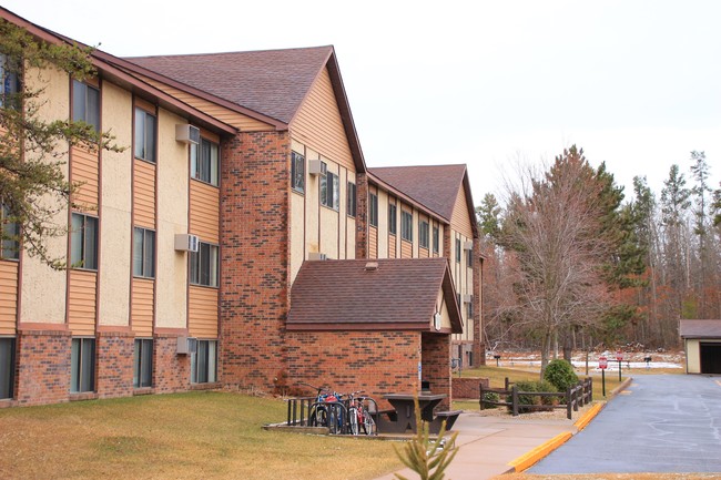 Building Photo - Parkway Apartments