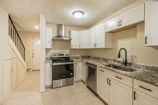 Building Photo - 6218 Oak Cluster Cir