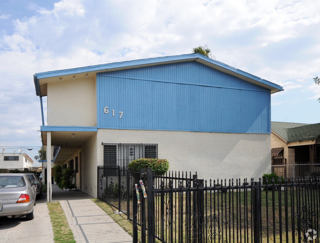 Foto principal - 617 W 75th St