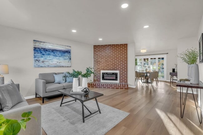 Building Photo - 7472 Blue Fox Way