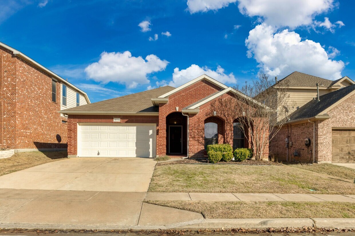Primary Photo - Available now gorgeous 3 bedroom**Tehama R...