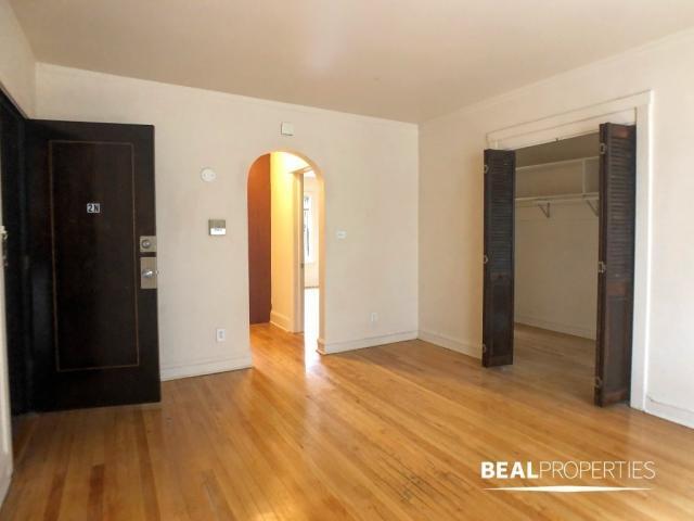 Building Photo - 1 bedroom in CHICAGO IL 60625