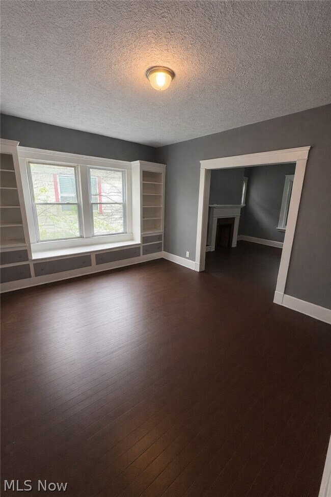 Foto del edificio - 13605 Gainsboro Ave