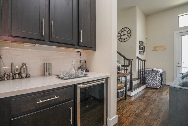 Foto del edificio - 1204 Fowler St