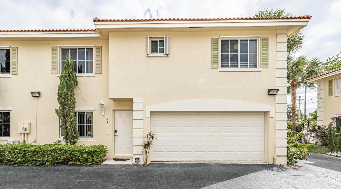 190 SE 2nd St, Deerfield Beach, FL 33441 Townhome Rentals in Deerfield Beach FL